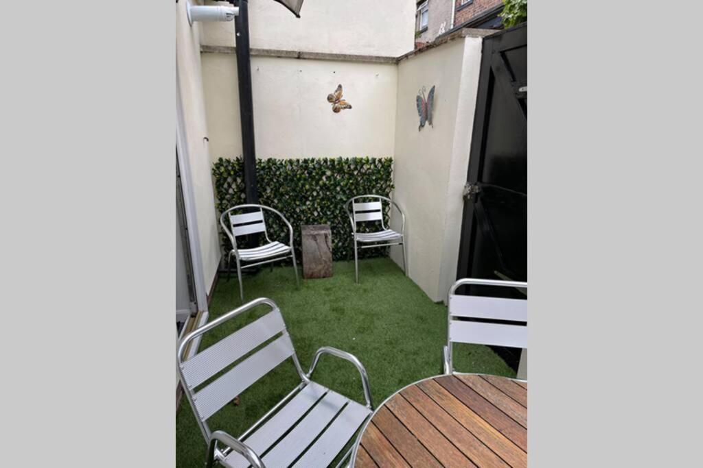 Durham House - Fantastic Location And Great Price In Holiday home *